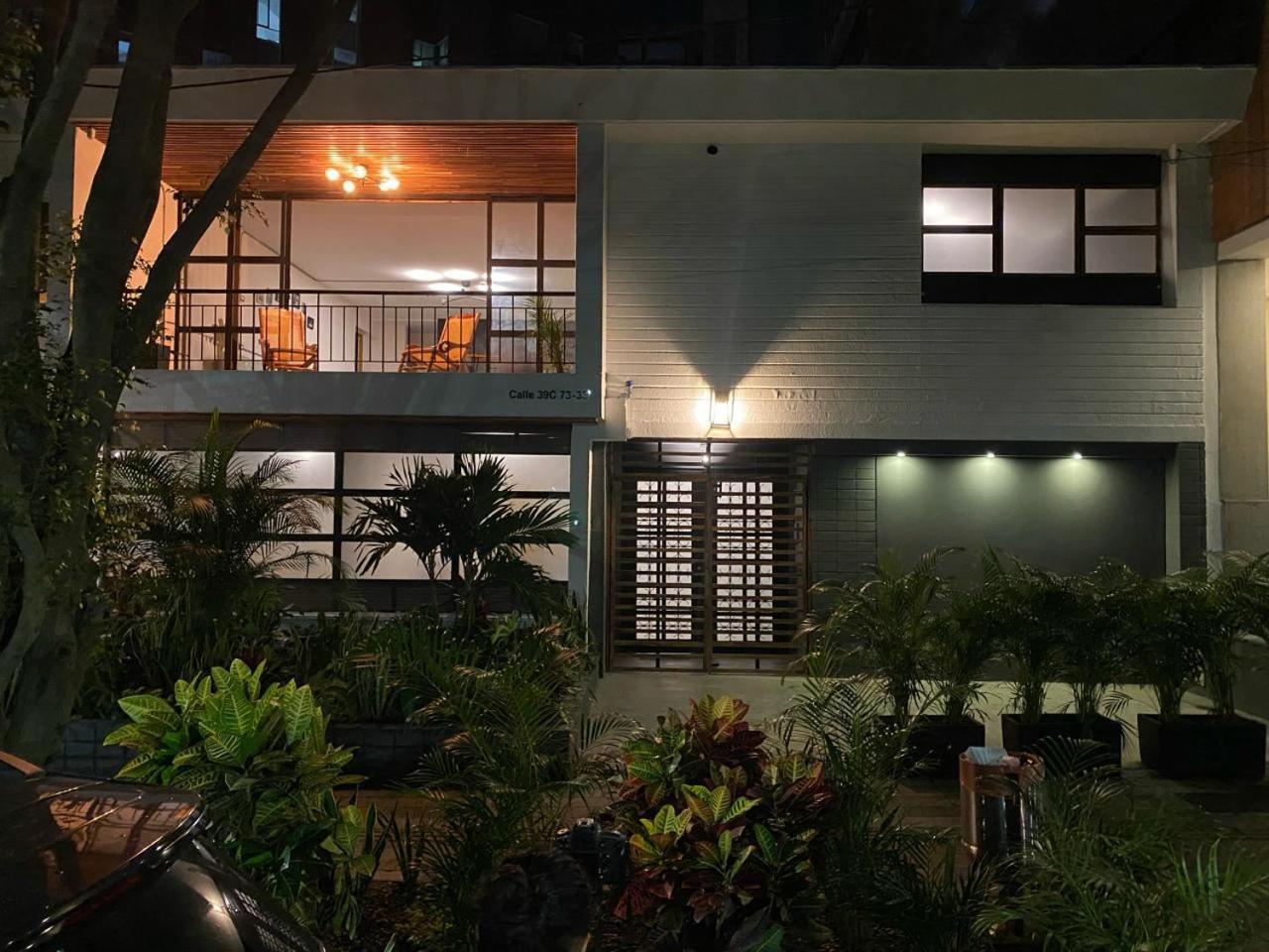 Casa Mosaiko Primer Parque Laureles Medellín Exterior foto